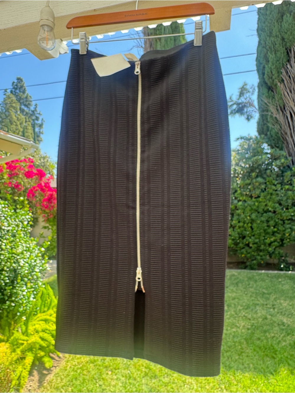 Black Zip-Front Ribbed Pencil Skirt
